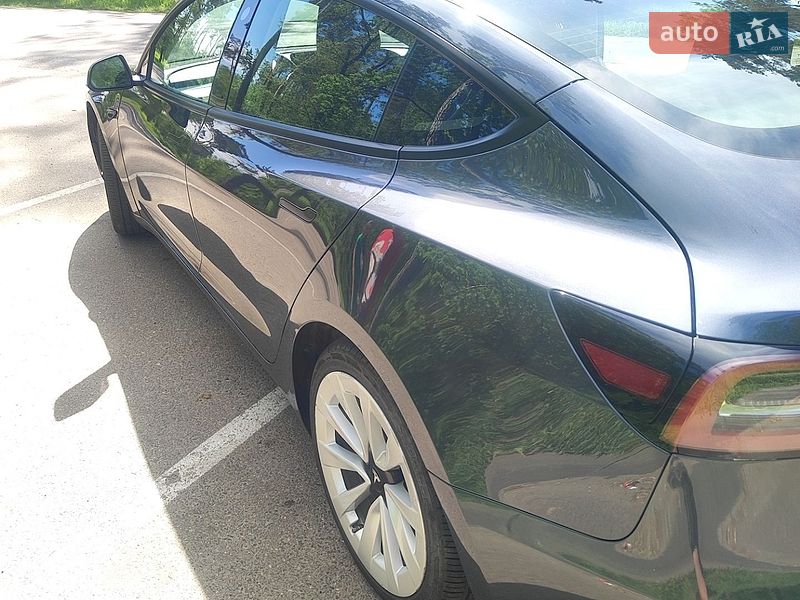 Седан Tesla Model 3 2022 в Черкасах