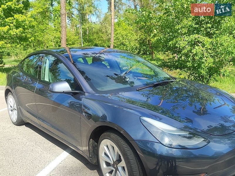 Седан Tesla Model 3 2022 в Черкасах