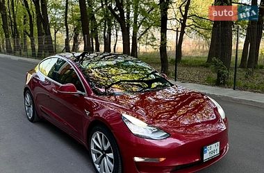 Седан Tesla Model 3 2018 в Чернігові