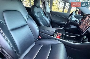 Седан Tesla Model 3 2018 в Чернігові