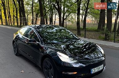 Седан Tesla Model 3 2019 в Чернігові