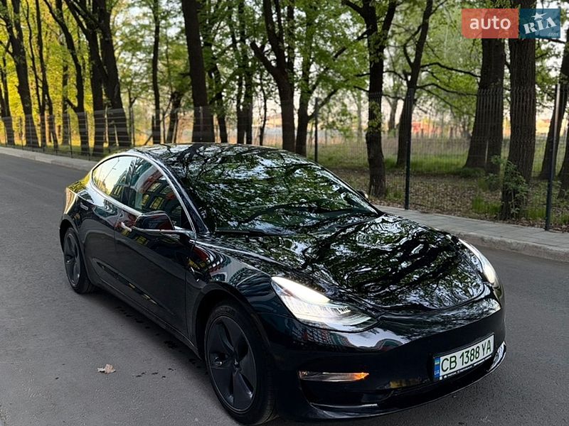 Седан Tesla Model 3 2019 в Чернігові