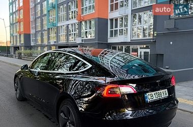 Седан Tesla Model 3 2019 в Чернігові