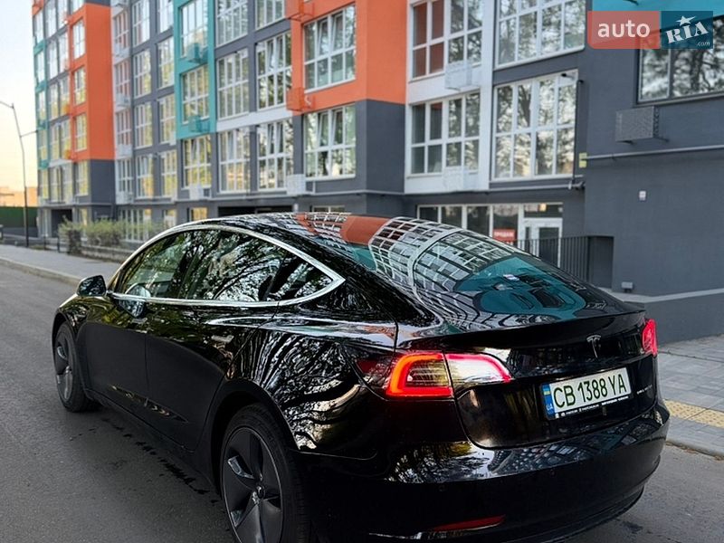Седан Tesla Model 3 2019 в Чернігові