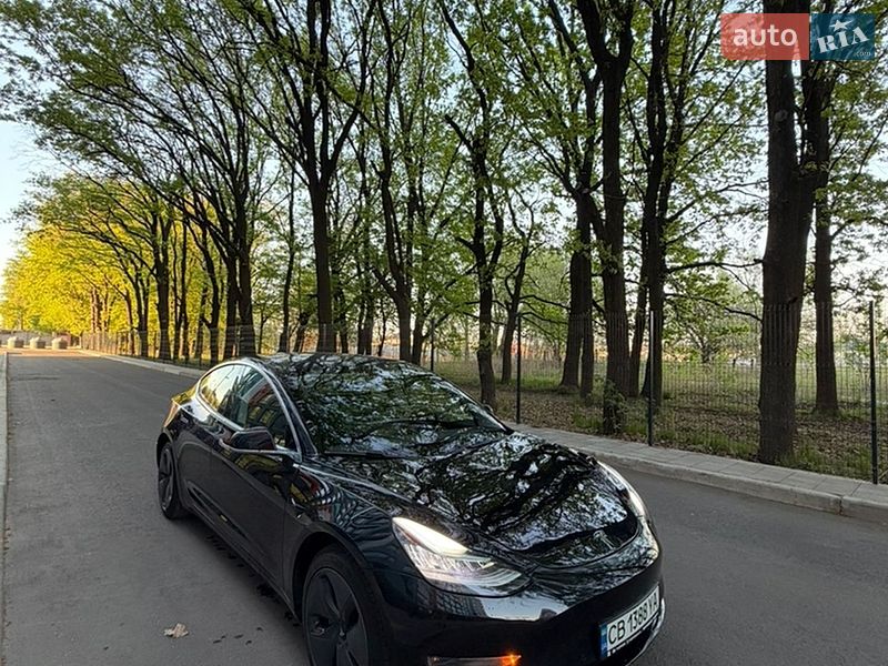 Седан Tesla Model 3 2019 в Чернігові