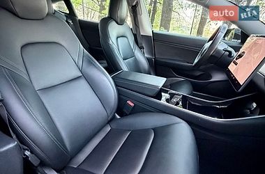Седан Tesla Model 3 2019 в Чернігові