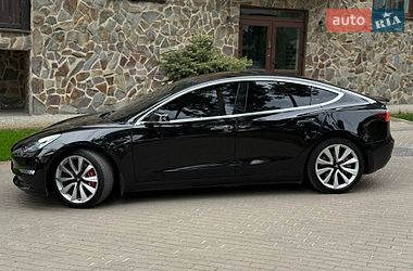 Седан Tesla Model 3 2019 в Киеве
