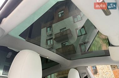 Седан Tesla Model 3 2019 в Киеве