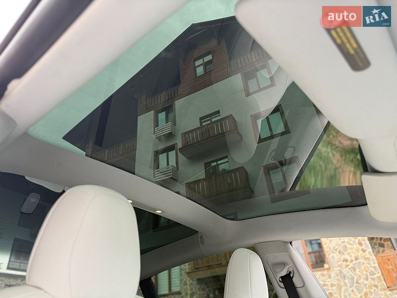 Седан Tesla Model 3 2019 в Киеве