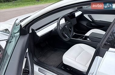 Седан Tesla Model 3 2019 в Одесі