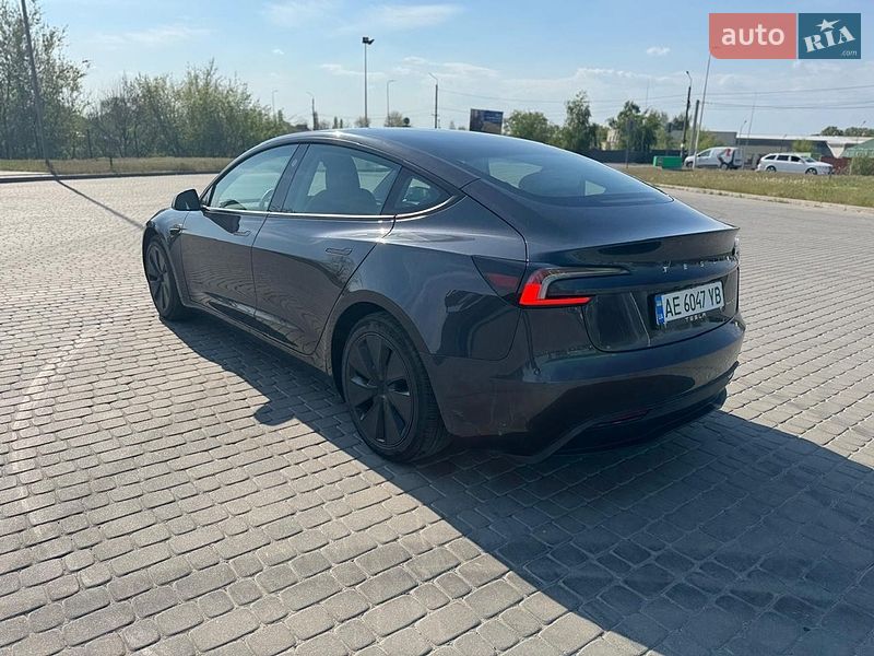 Седан Tesla Model 3 2024 в Новомосковске