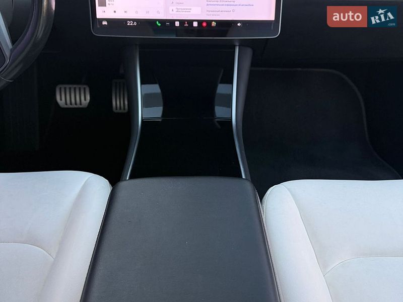 Седан Tesla Model 3 2018 в Дрогобыче