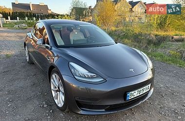 Седан Tesla Model 3 2018 в Дрогобыче