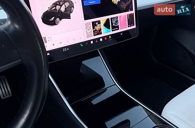 Седан Tesla Model 3 2018 в Дрогобыче