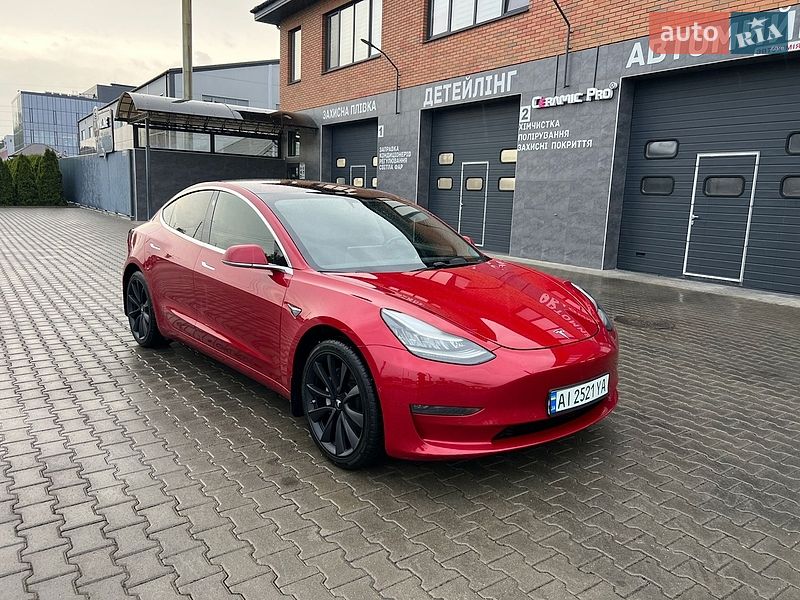 Седан Tesla Model 3 2018 в Гребенках
