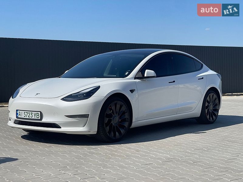 Седан Tesla Model 3 2022 в Киеве