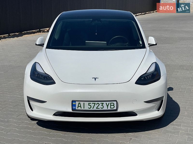 Седан Tesla Model 3 2022 в Киеве
