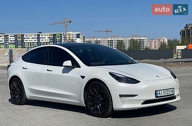 Седан Tesla Model 3 2022 в Киеве