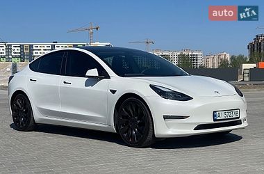 Седан Tesla Model 3 2022 в Киеве