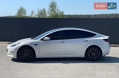 Седан Tesla Model 3 2022 в Киеве