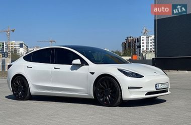 Седан Tesla Model 3 2022 в Киеве