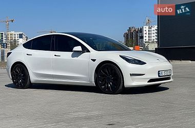 Седан Tesla Model 3 2022 в Киеве