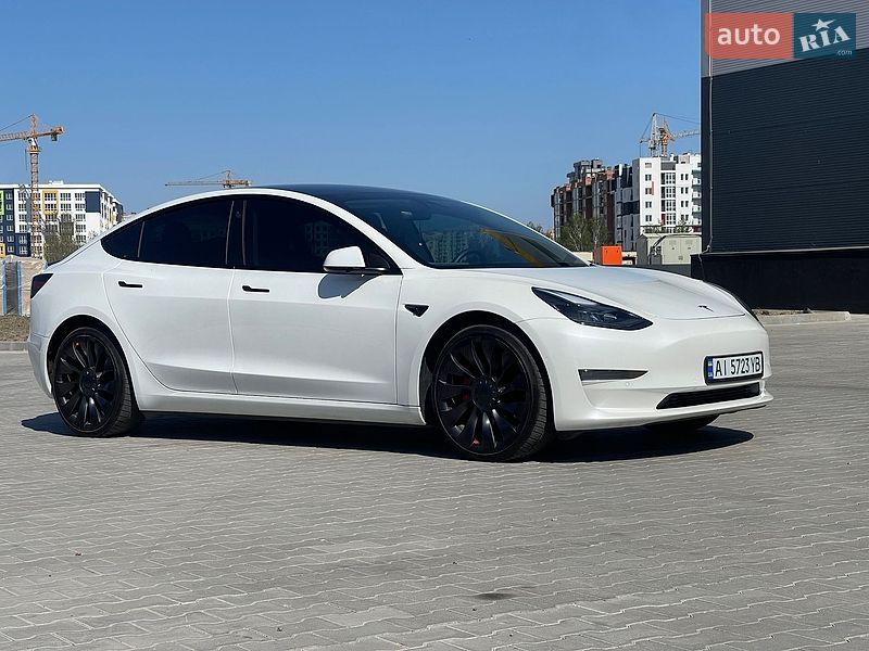 Седан Tesla Model 3 2022 в Киеве
