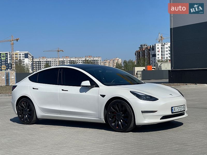 Седан Tesla Model 3 2022 в Киеве