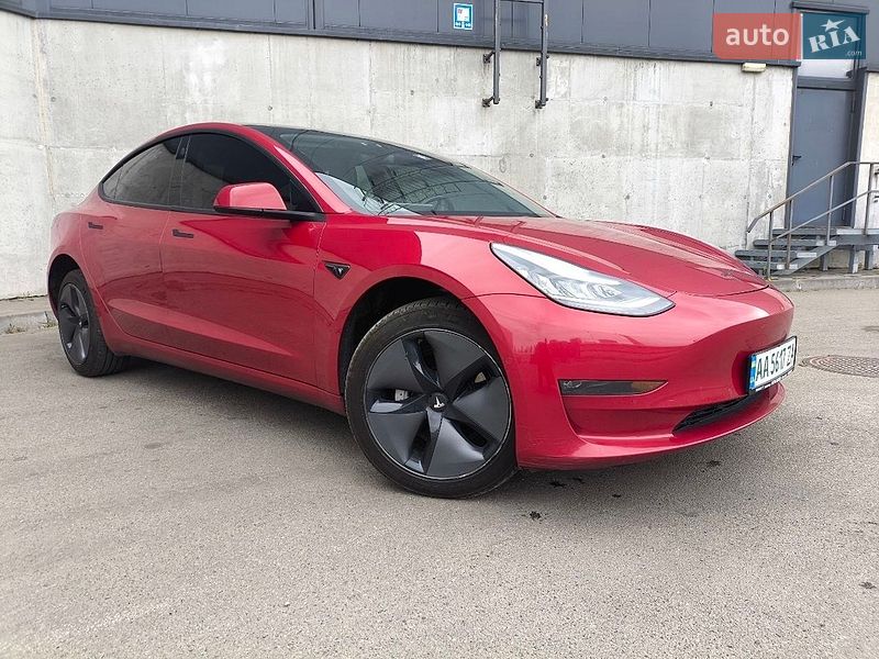 Седан Tesla Model 3 2018 в Киеве