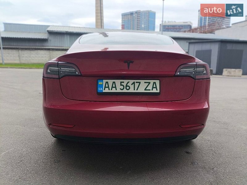 Седан Tesla Model 3 2018 в Киеве