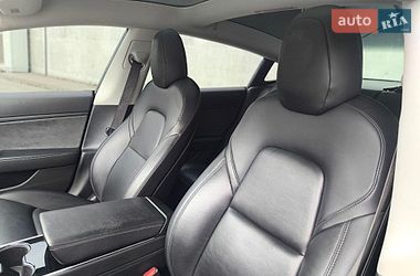 Седан Tesla Model 3 2018 в Киеве