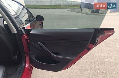 Седан Tesla Model 3 2018 в Киеве