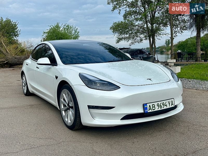 Седан Tesla Model 3 2021 в Вінниці