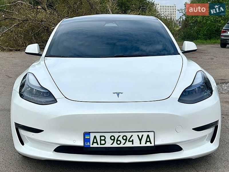 Седан Tesla Model 3 2021 в Вінниці