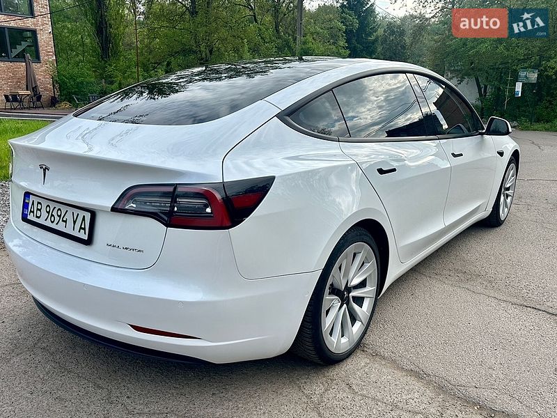Седан Tesla Model 3 2021 в Вінниці