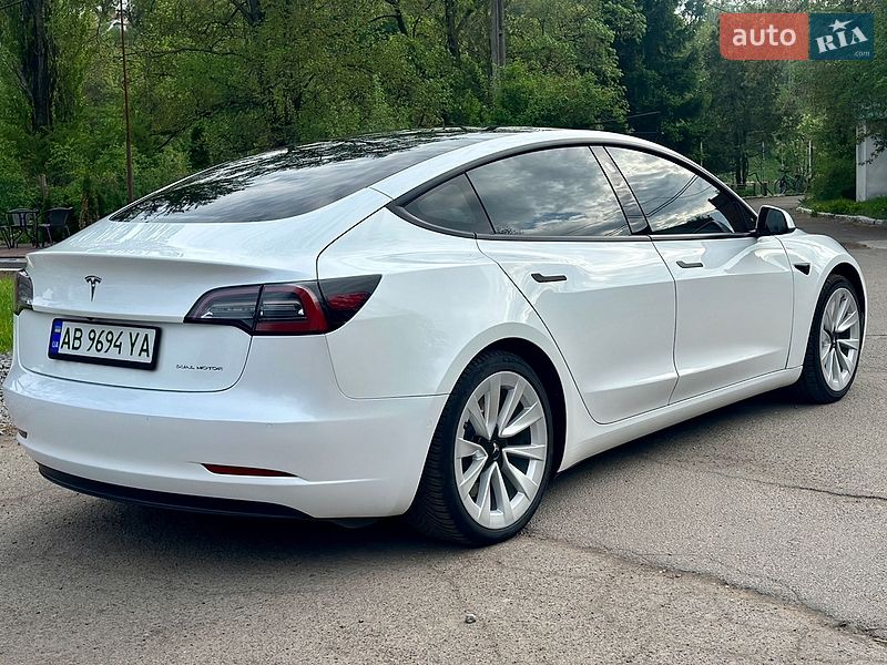 Седан Tesla Model 3 2021 в Вінниці