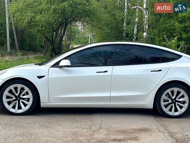 Седан Tesla Model 3 2021 в Вінниці