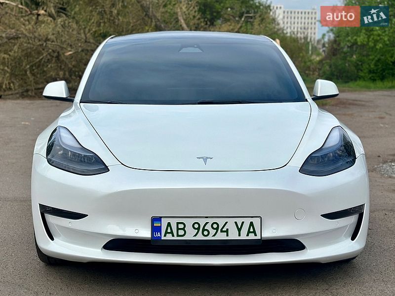 Седан Tesla Model 3 2021 в Виннице