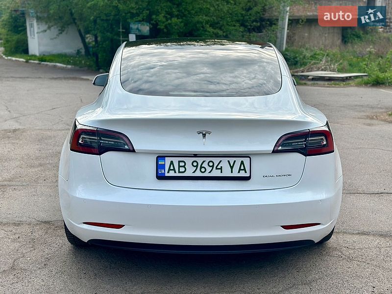Седан Tesla Model 3 2021 в Вінниці