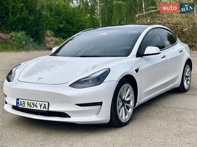 Седан Tesla Model 3 2021 в Вінниці