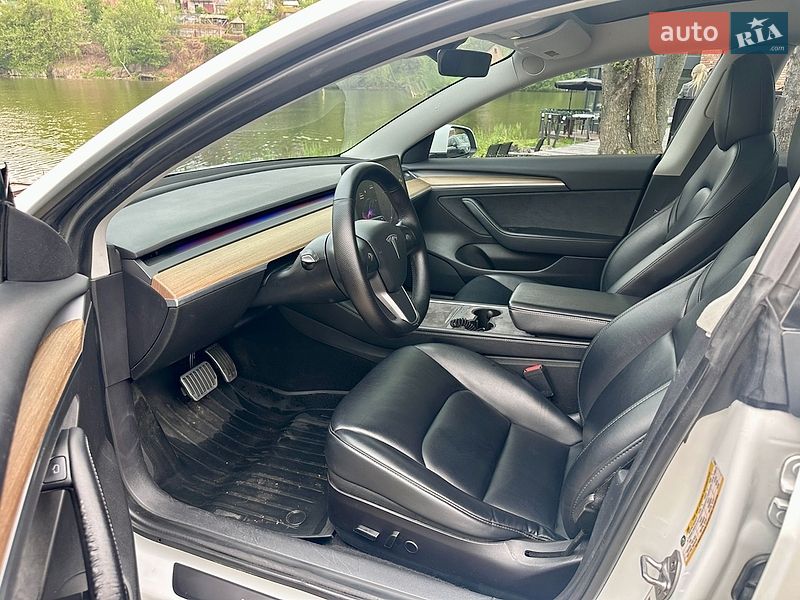 Седан Tesla Model 3 2021 в Вінниці