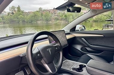 Седан Tesla Model 3 2021 в Виннице