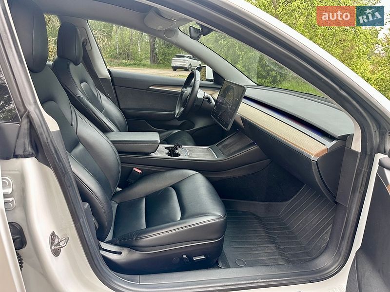 Седан Tesla Model 3 2021 в Вінниці