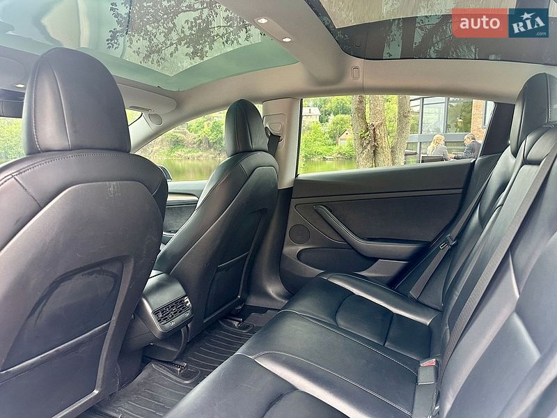 Седан Tesla Model 3 2021 в Вінниці