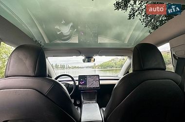 Седан Tesla Model 3 2021 в Вінниці