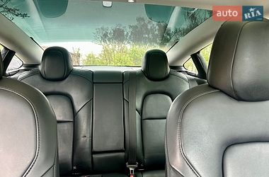 Седан Tesla Model 3 2021 в Виннице