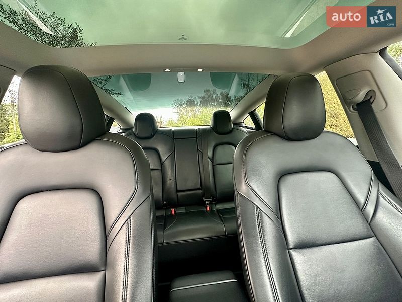 Седан Tesla Model 3 2021 в Вінниці
