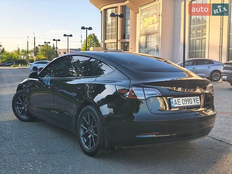 Седан Tesla Model 3 2018 в Днепре