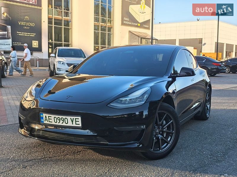 Седан Tesla Model 3 2018 в Днепре