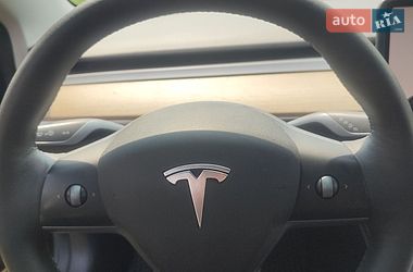 Седан Tesla Model 3 2022 в Черкассах